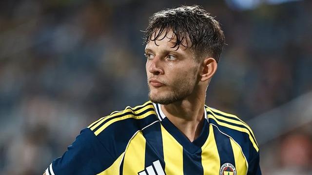 Sebastian Szymanski'nin Gelişimi ve Transfer Dedikoduları