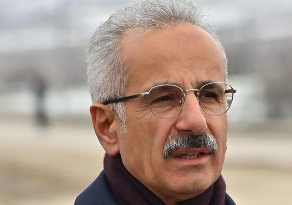Bakan Uraloğlu’nun Büyükşehir Büyükşehir Yasalarına Yanıt