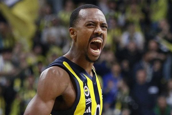Fenerbahçe ile şampiyonluklar kazandı şimdi Galatasaray’a gidiyor… Errick McCollum Cimbom yolunda!