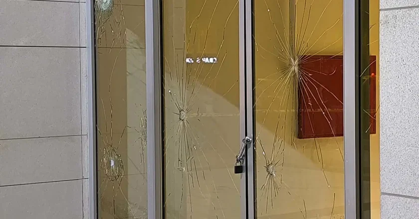 CHP’li Kadirli Belediyesi’ne taşlı saldırı: ‘Taş ile sopa ile sinecek bir belediye değiliz’ – Son Dakika Türkiye Haberleri
