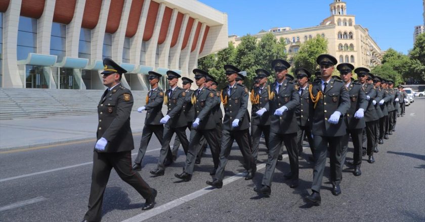 Azerbaycan’da Silahlı Kuvvetler Günü dolayısıyla geçit töreni yapıldı