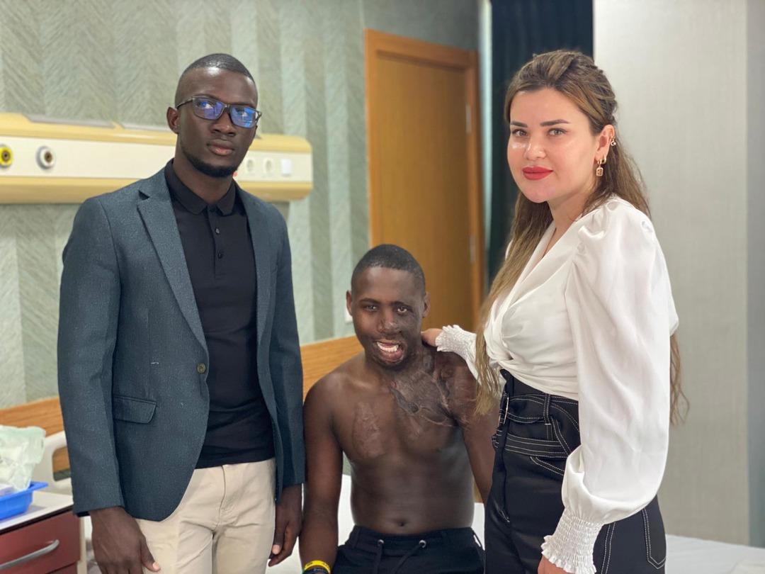 Acı verici bekleme: Yüz ve boyunda ağır yanıklar vardı! Papaz Ugandali 10 yıl sonra Türkiye'de tedavi edildi ... 6