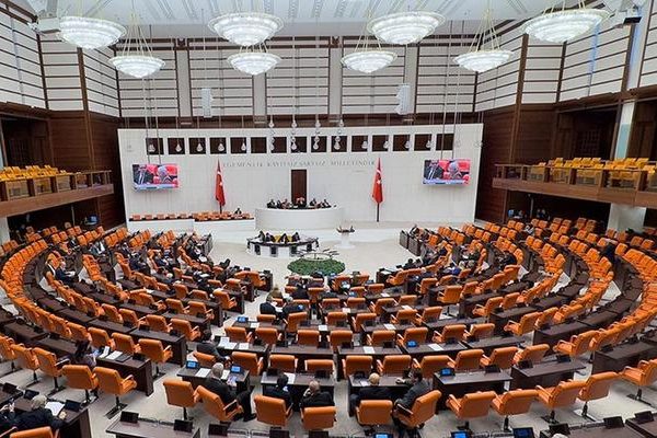 Ankara’da salgın alarmı! İlk şüphe TBMM’de başladı: 100’ün üzerinde vekil ve personel hastanelik oldu