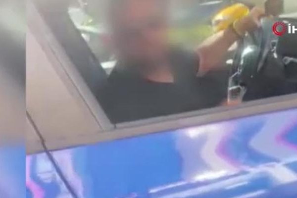 Yer: Esenyurt! Genç kıza taciz, arabasına bindirmeye çalıştı