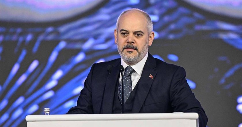 ‘İhanet sorusuna ‘evet’ yanıtı, sarayın danışmanını fena kızdırdı – Son Dakika Türkiye Haberleri