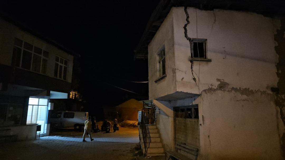 Balikesir de şiddetli bir depremde düğünde yakalandı! 