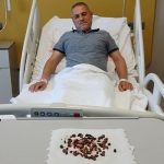 Doktorları şaşkına çeviren vaka: Adamın böbreğinden 100’e yakın taş çıktı: “Sağ böbreğin tamamı taşla doluydu”