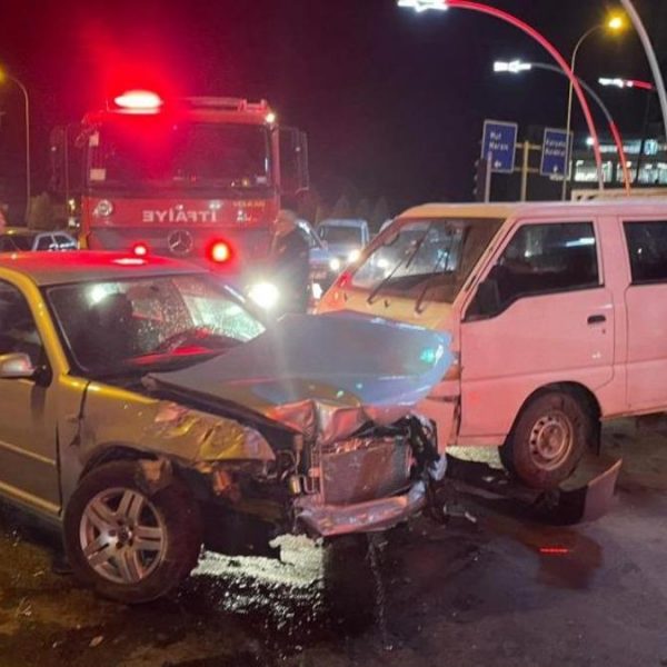 Karaman’da üç araç kavşakta çarpıştı: 1 yaralıGüncel Haberler