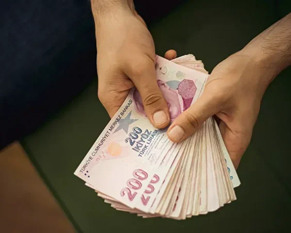 Yargıtay Üyesi İleri Sürdüğü Hukuk Mücadelesi Sayesinde Maaşlarda Büyük Artış Geliyor